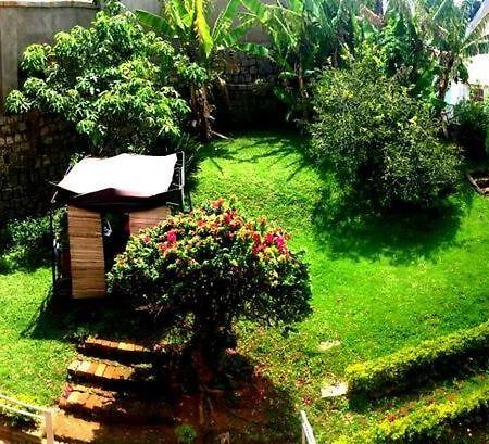 Le Fumoir Guest House Chambre Double Antananarivo Bagian luar foto